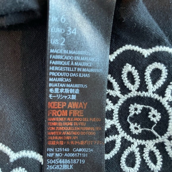 TOPSHOP Black embroidered crop top size 2 - Picture 7 of 8